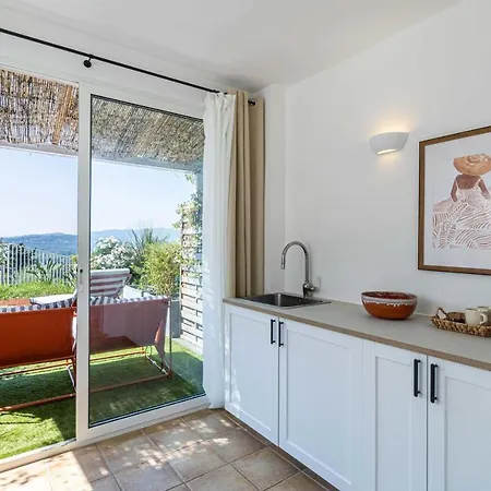 No Chichi - 12br-33p - Collines Grimaud