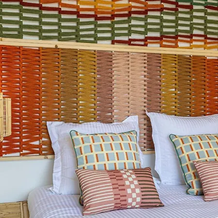 No Chichi - 12br-33p - Collines
