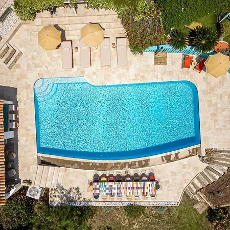 No Chichi - 12br-33p - Collines Villa
