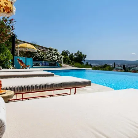 No Chichi - 12br-33p - Collines Grimaud