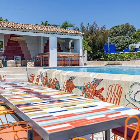 No Chichi - 12br-33p - Collines * Grimaud