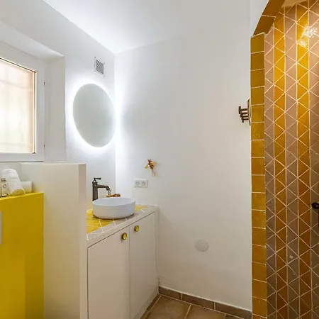 No Chichi - 12br-33p - Collines *