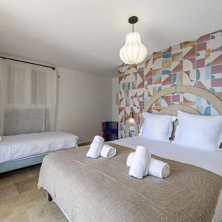 No Chichi - 12br-33p - Collines Grimaud